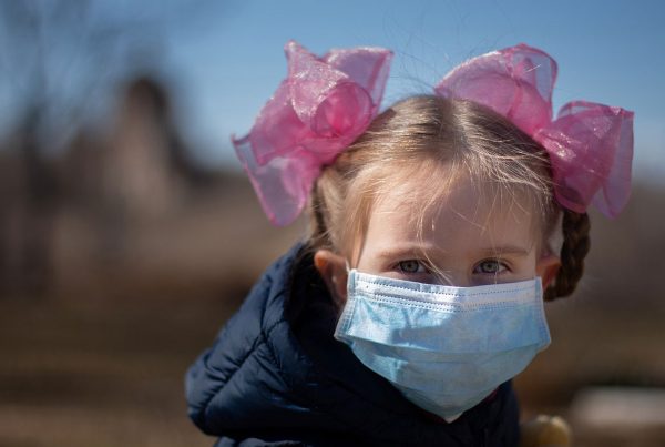 Child in mask